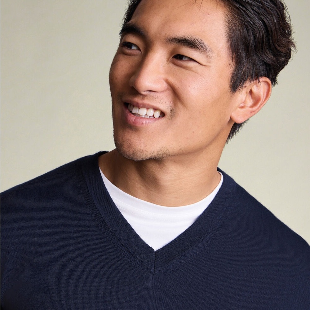 Charles Tyrwhitt Pure Merino Crew Neck - Picture 3 of 6